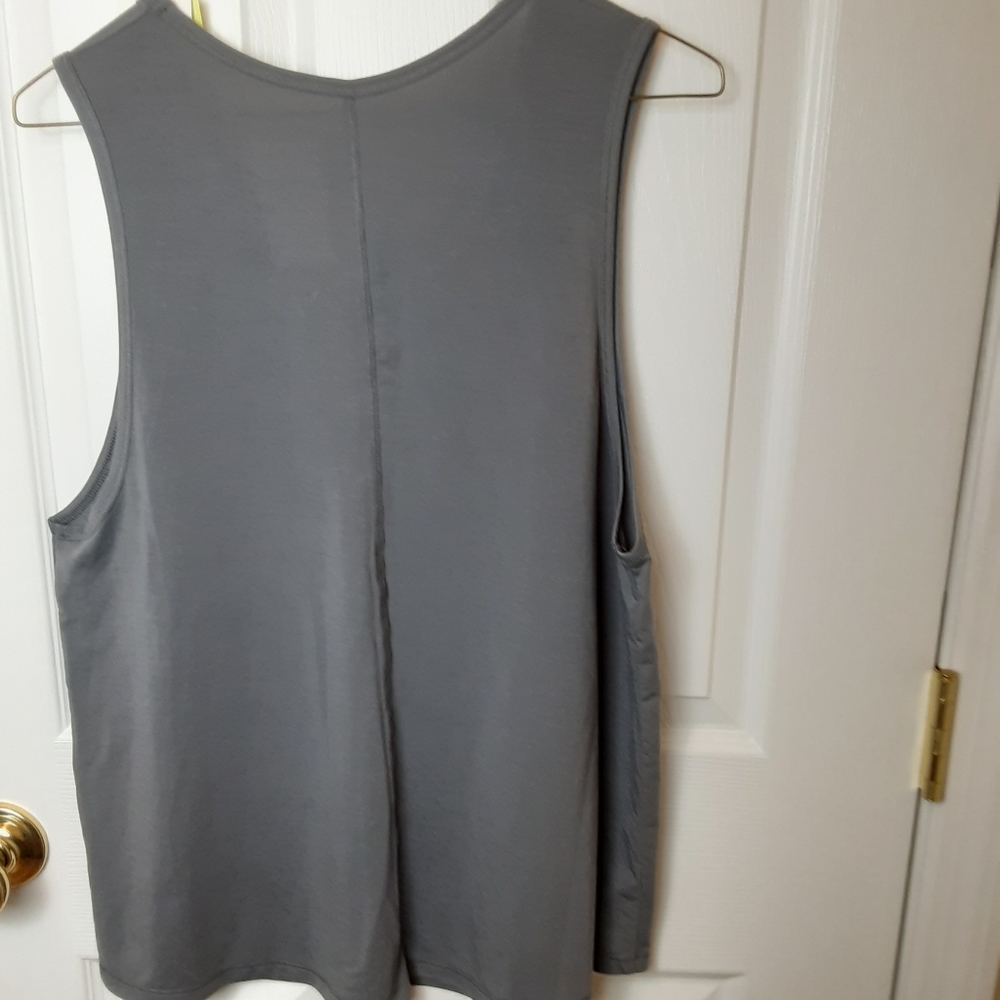 NWT Target All In Motion Exercise Top Size Large - Picture 4 of 6